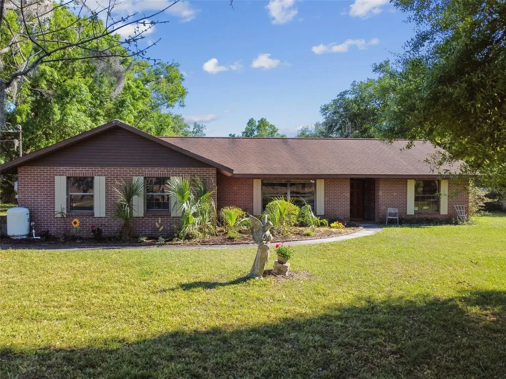 2504 Hawk Griffin Road Plant City FL 33565