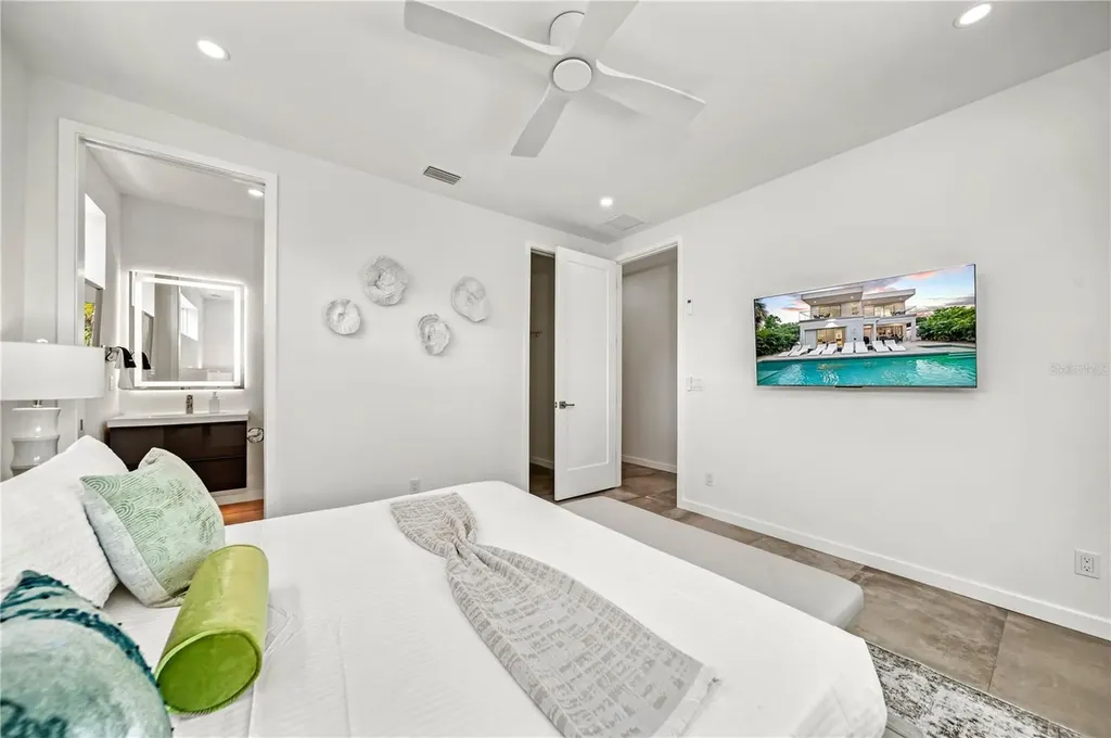 2327 Hillview Street Sarasota FL 34239