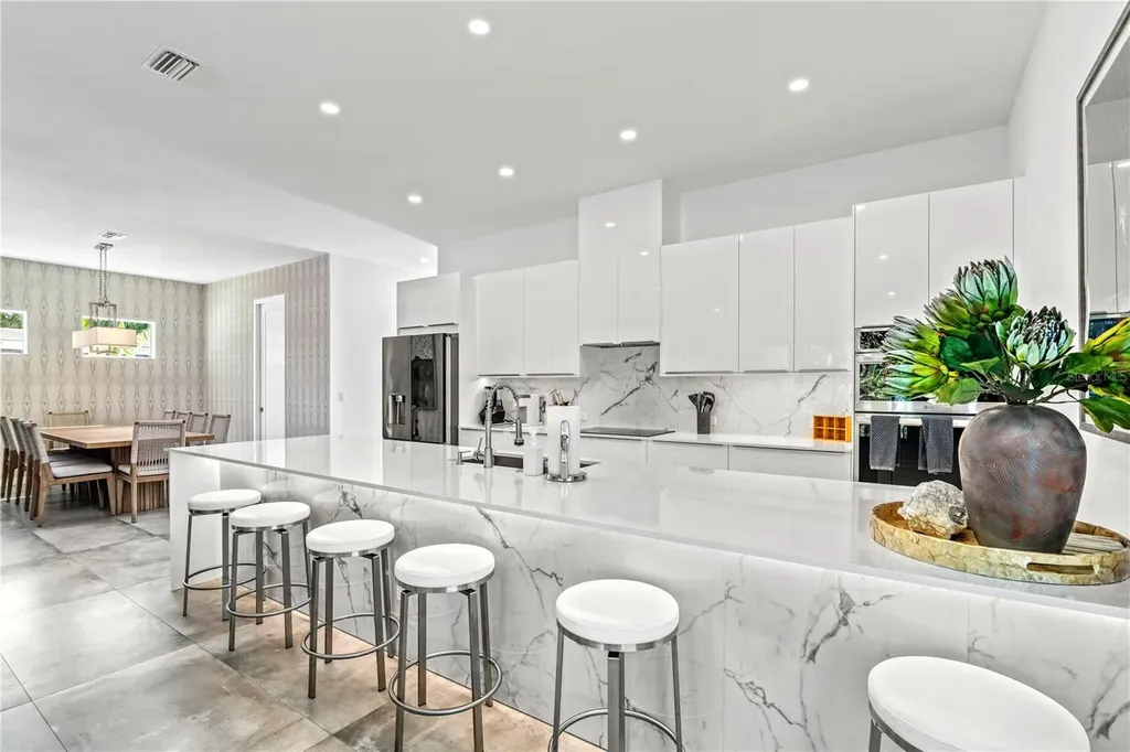2327 Hillview Street Sarasota FL 34239