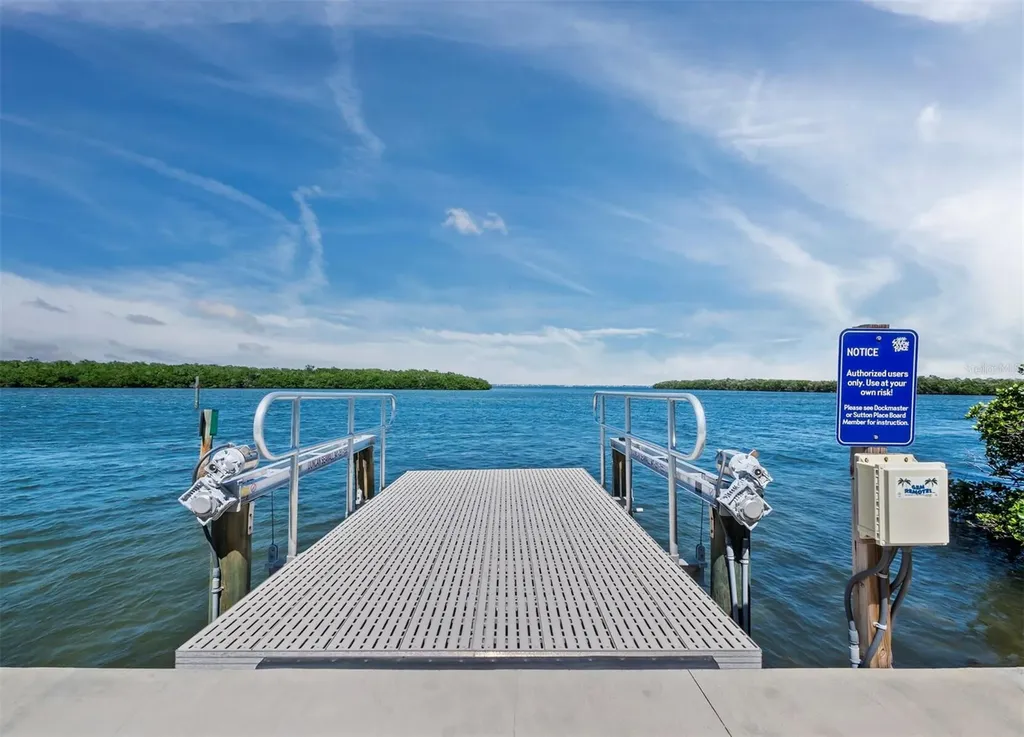 600 Sutton Place Longboat Key FL 34228