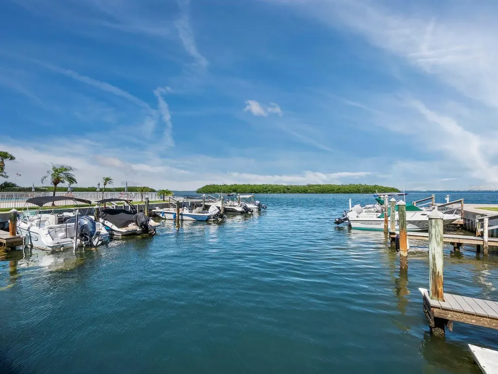 600 Sutton Place Longboat Key FL 34228