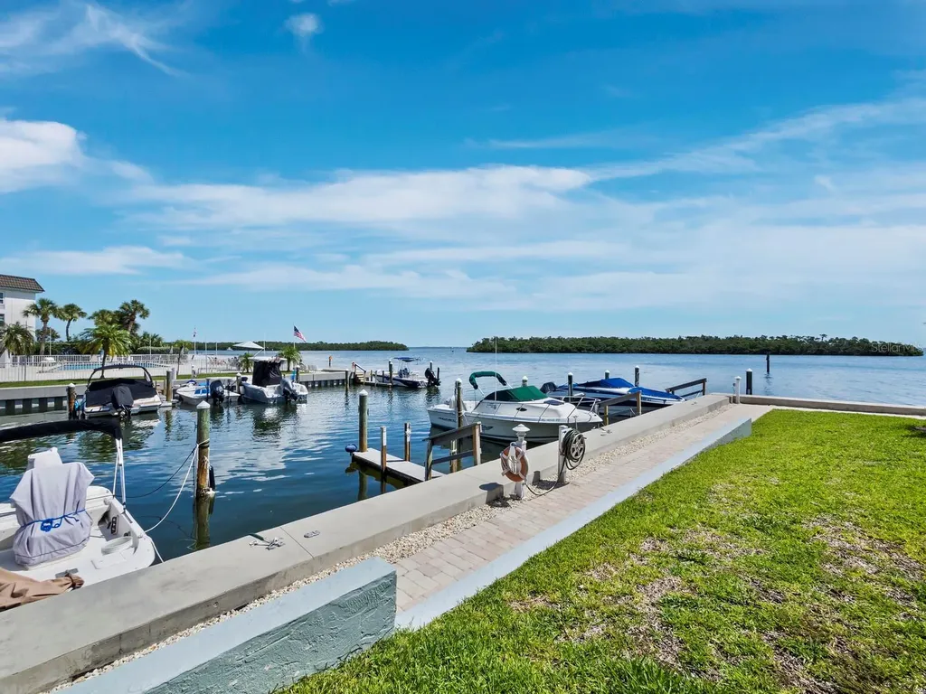 600 Sutton Place Longboat Key FL 34228