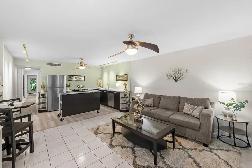 426 32nd Avenue N St Petersburg FL 33704