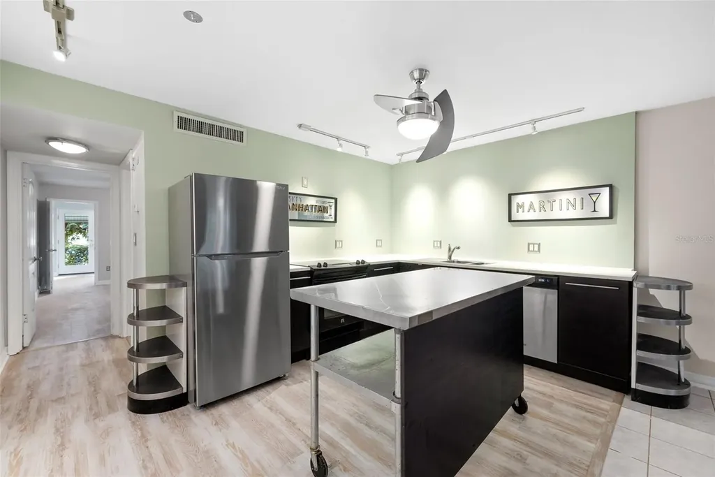 426 32nd Avenue N St Petersburg FL 33704