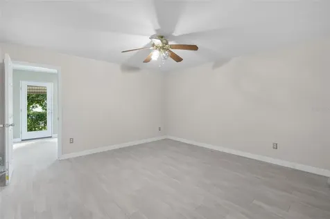 426 32nd Avenue N St Petersburg FL 33704