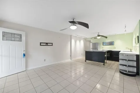 426 32nd Avenue N St Petersburg FL 33704