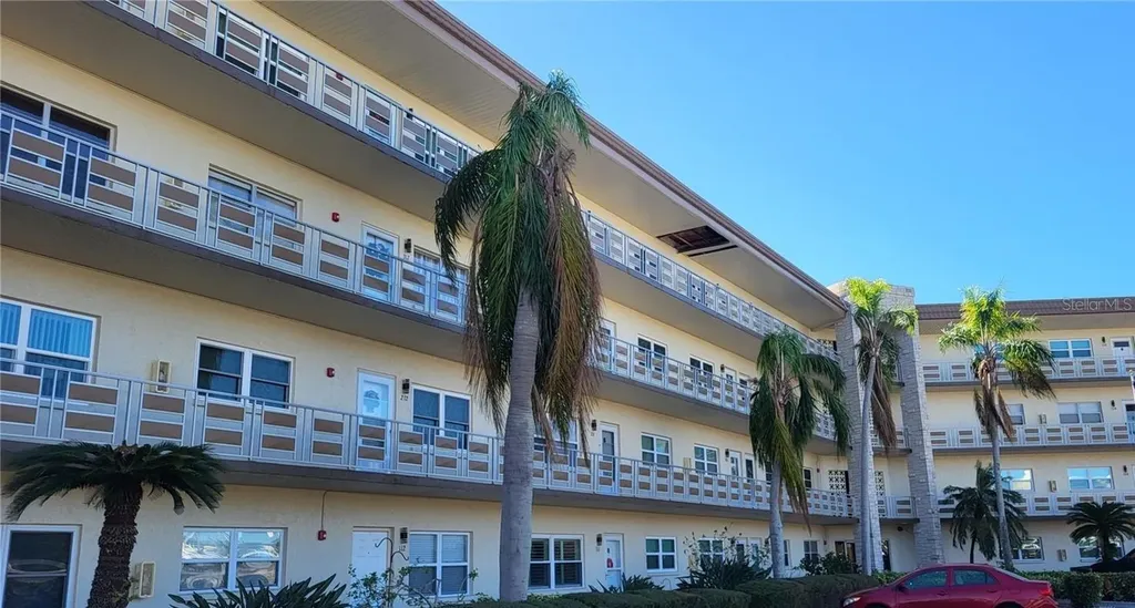 5725 80th Street N St Petersburg FL 33709