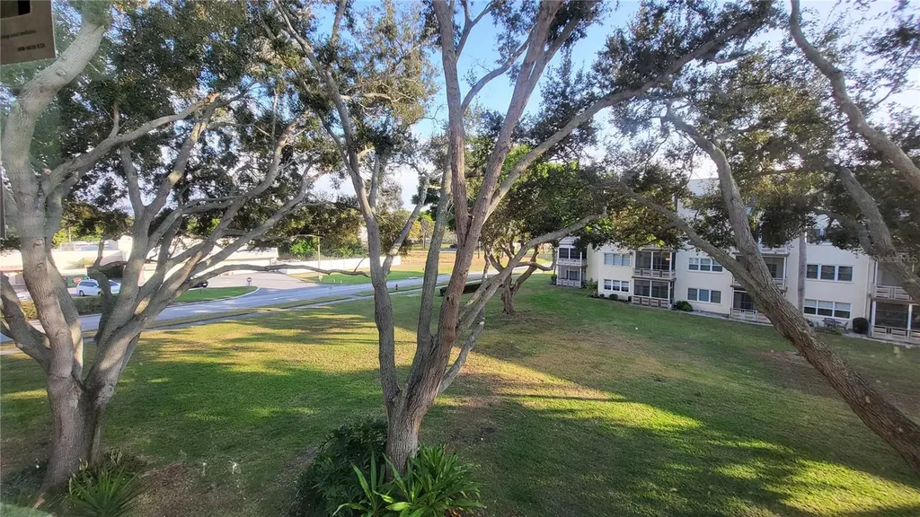 5725 80th Street N St Petersburg FL 33709