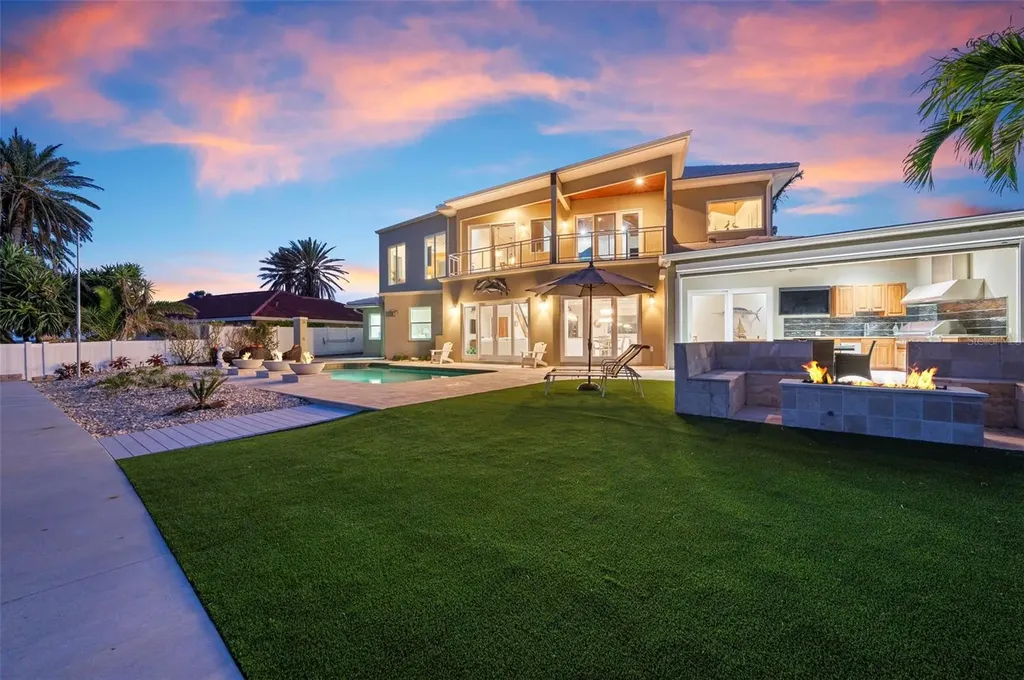 606 Crestwood Lane Holmes Beach FL 34217