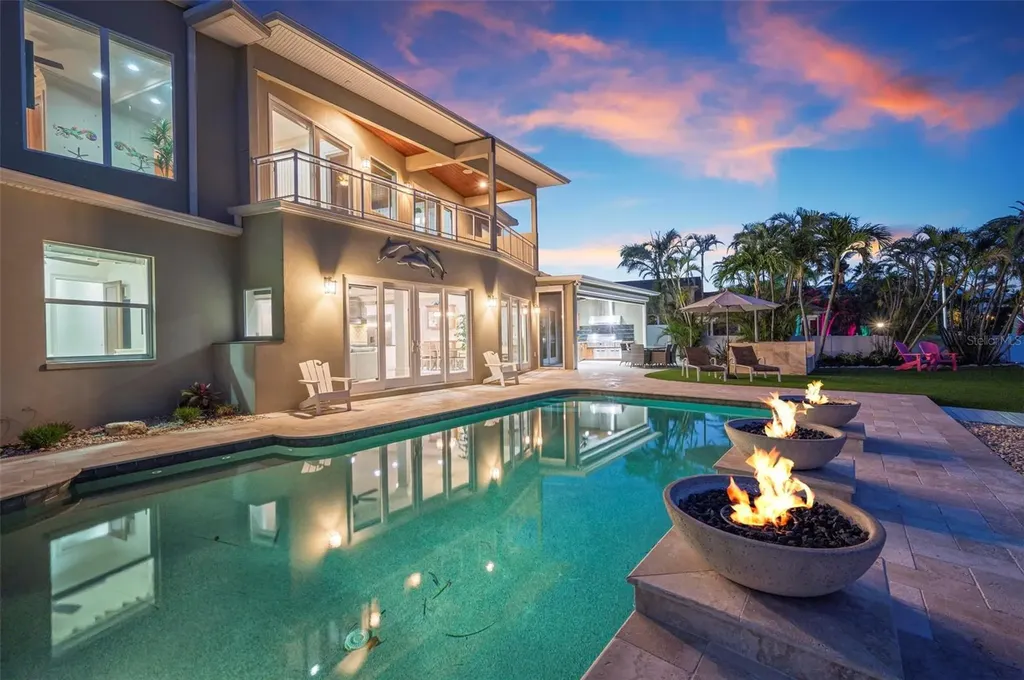 606 Crestwood Lane Holmes Beach FL 34217