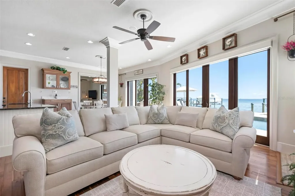 606 Crestwood Lane Holmes Beach FL 34217