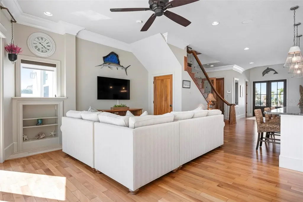606 Crestwood Lane Holmes Beach FL 34217