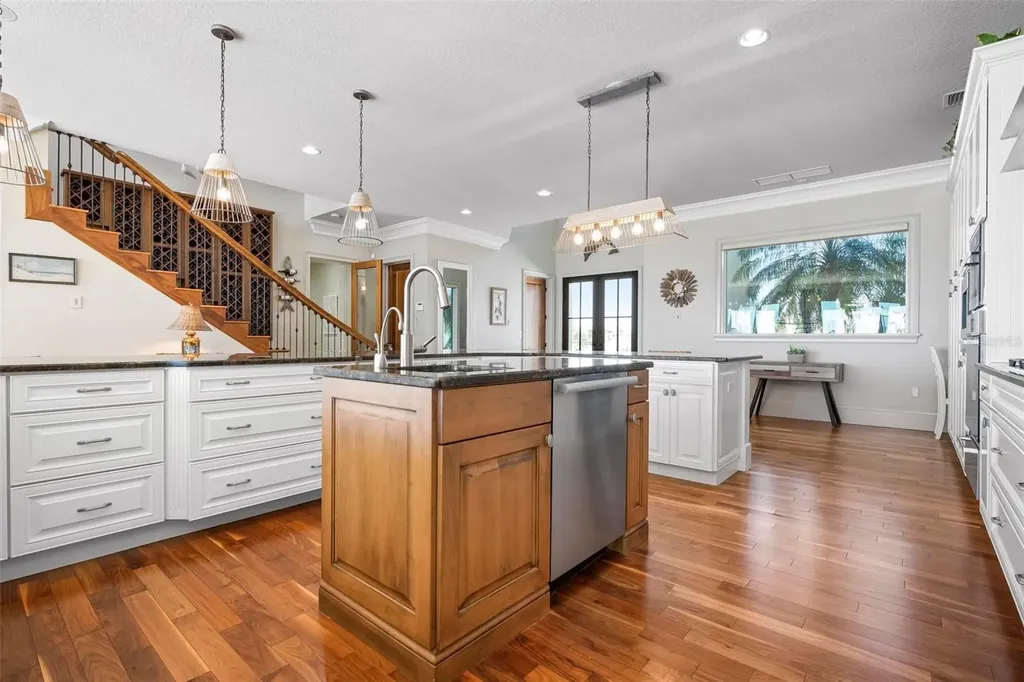 606 Crestwood Lane Holmes Beach FL 34217