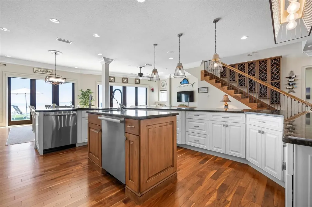 606 Crestwood Lane Holmes Beach FL 34217