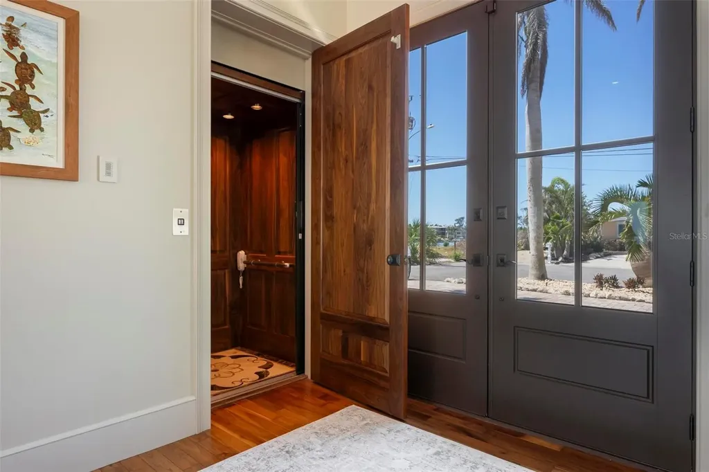606 Crestwood Lane Holmes Beach FL 34217