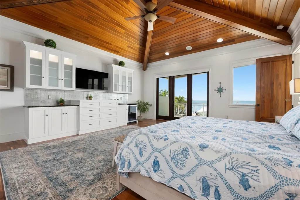 606 Crestwood Lane Holmes Beach FL 34217