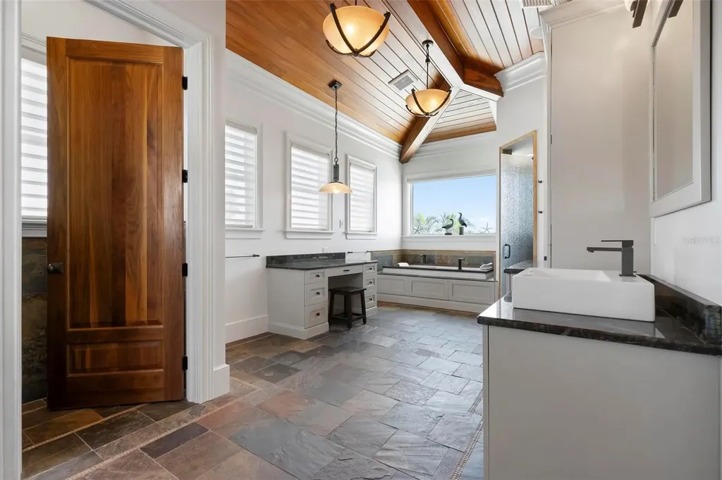 606 Crestwood Lane Holmes Beach FL 34217