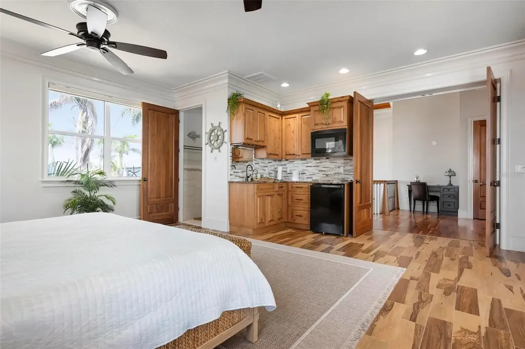 606 Crestwood Lane Holmes Beach FL 34217