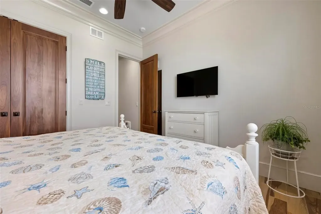 606 Crestwood Lane Holmes Beach FL 34217