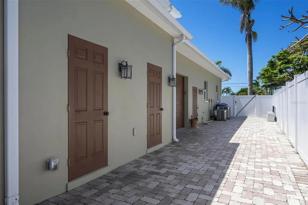 606 Crestwood Lane Holmes Beach FL 34217