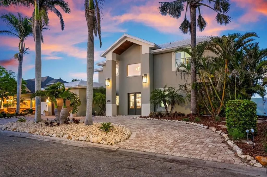 606 Crestwood Lane Holmes Beach FL 34217