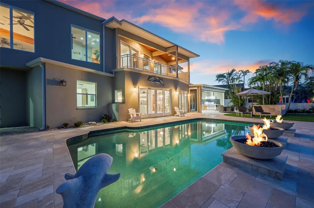 606 Crestwood Lane Holmes Beach FL 34217