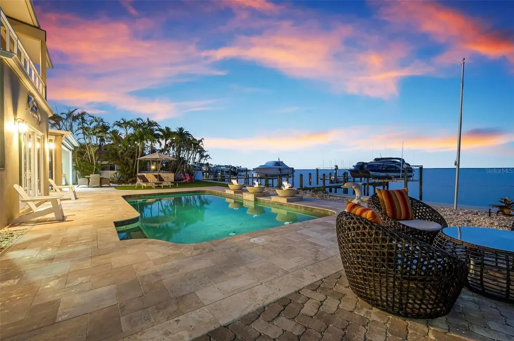 606 Crestwood Lane Holmes Beach FL 34217