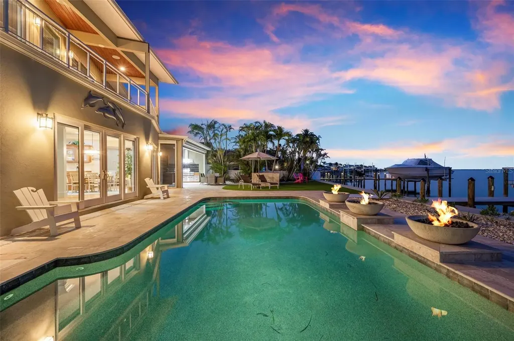 606 Crestwood Lane Holmes Beach FL 34217