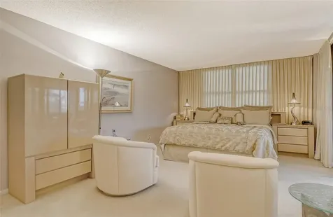 8779 Midnight Pass Road Sarasota FL 34242