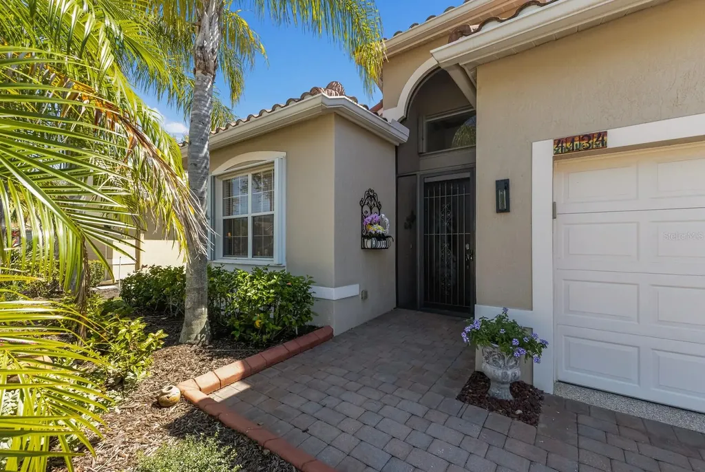 4134 63rd Terrace E Sarasota FL 34243