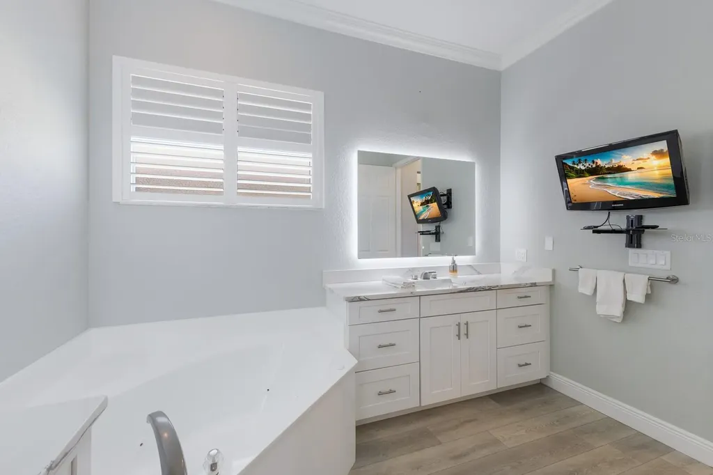 4134 63rd Terrace E Sarasota FL 34243