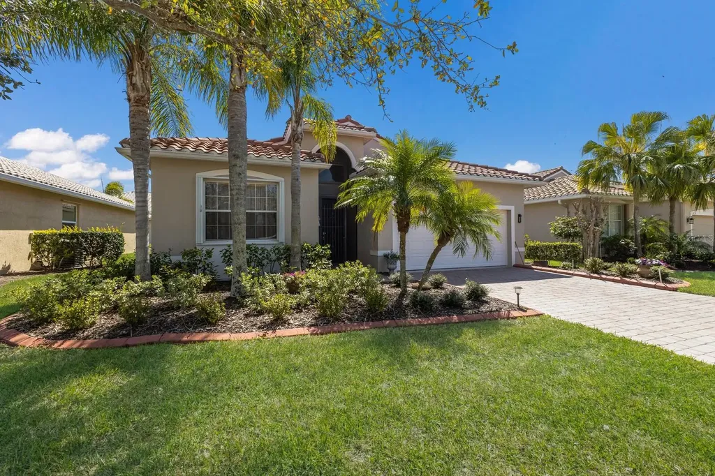 4134 63rd Terrace E Sarasota FL 34243