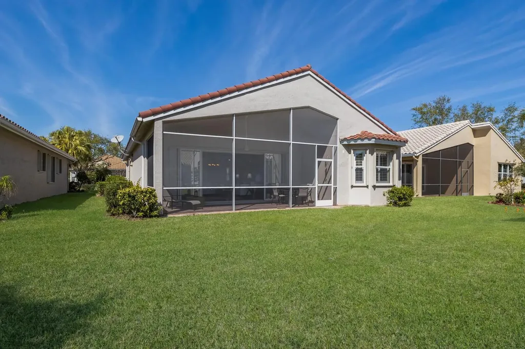 4134 63rd Terrace E Sarasota FL 34243