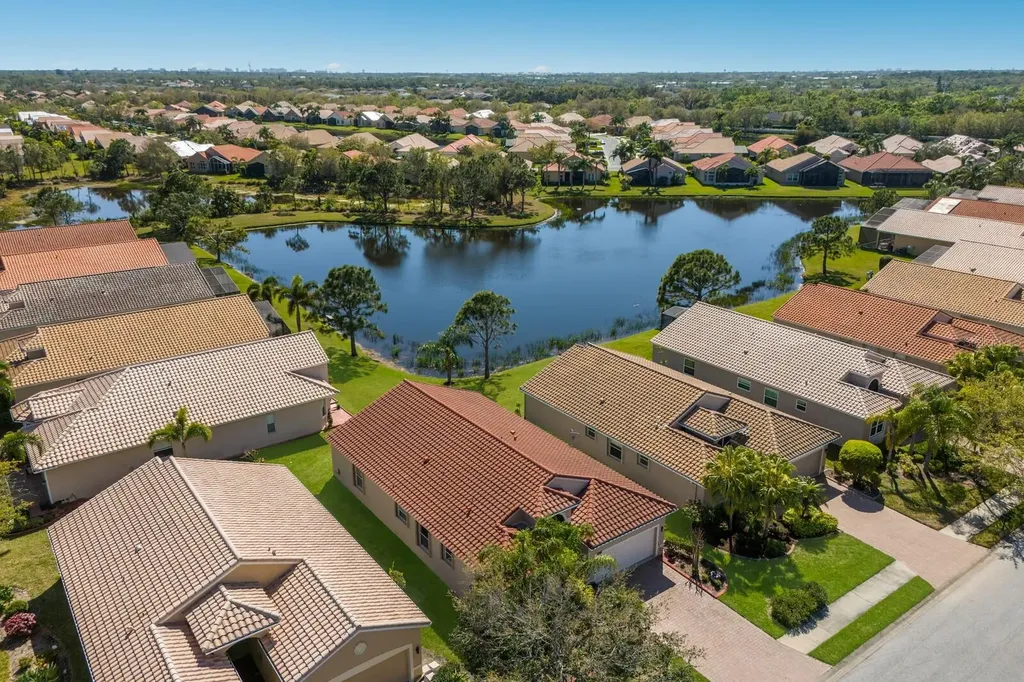 4134 63rd Terrace E Sarasota FL 34243
