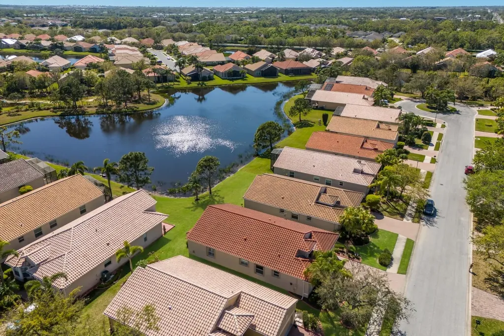 4134 63rd Terrace E Sarasota FL 34243