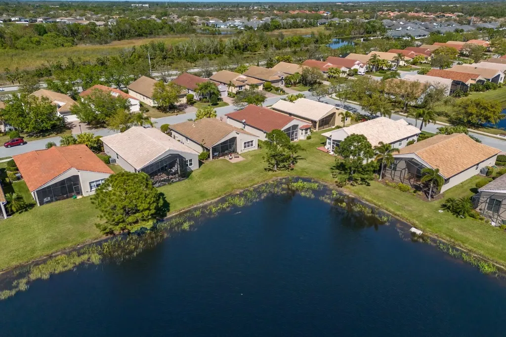 4134 63rd Terrace E Sarasota FL 34243