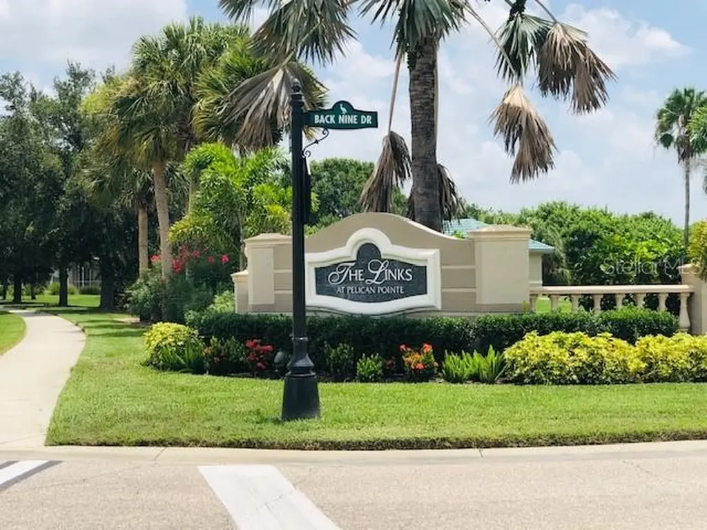 651 Back Nine Drive Venice FL 34285