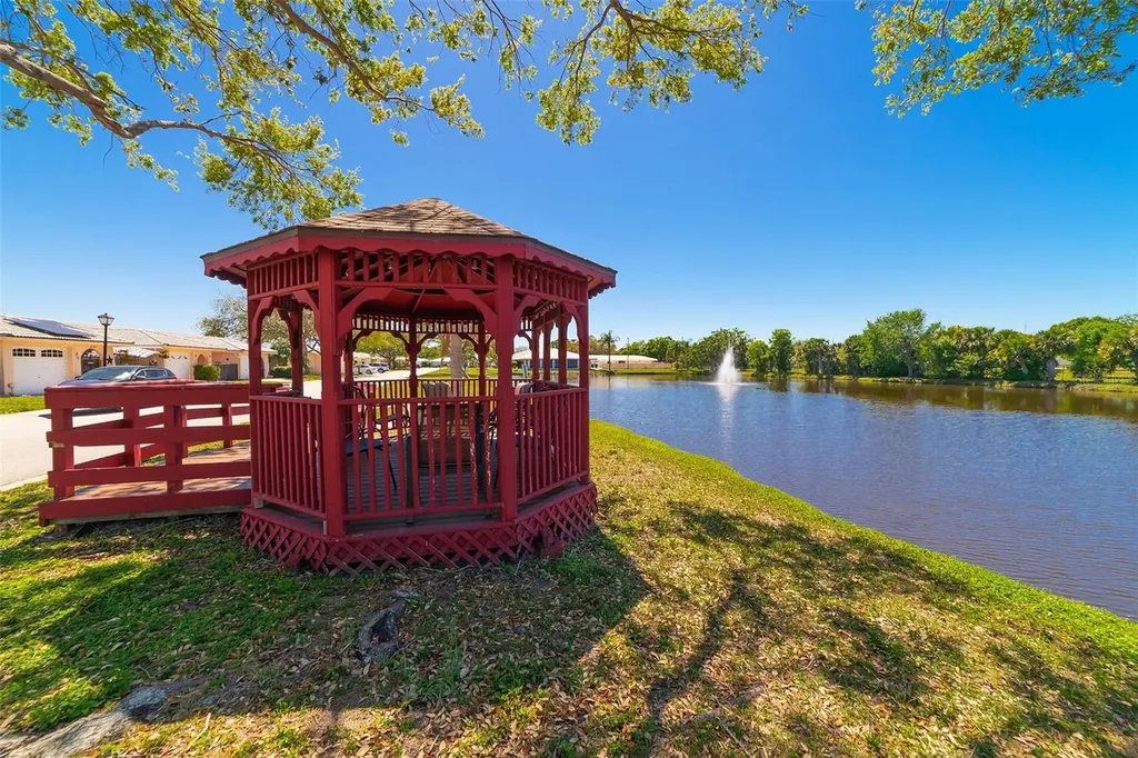 5427 Springwood Boulevard Pinellas Park FL 33782