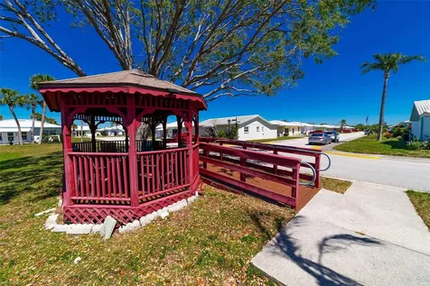 5427 Springwood Boulevard Pinellas Park FL 33782