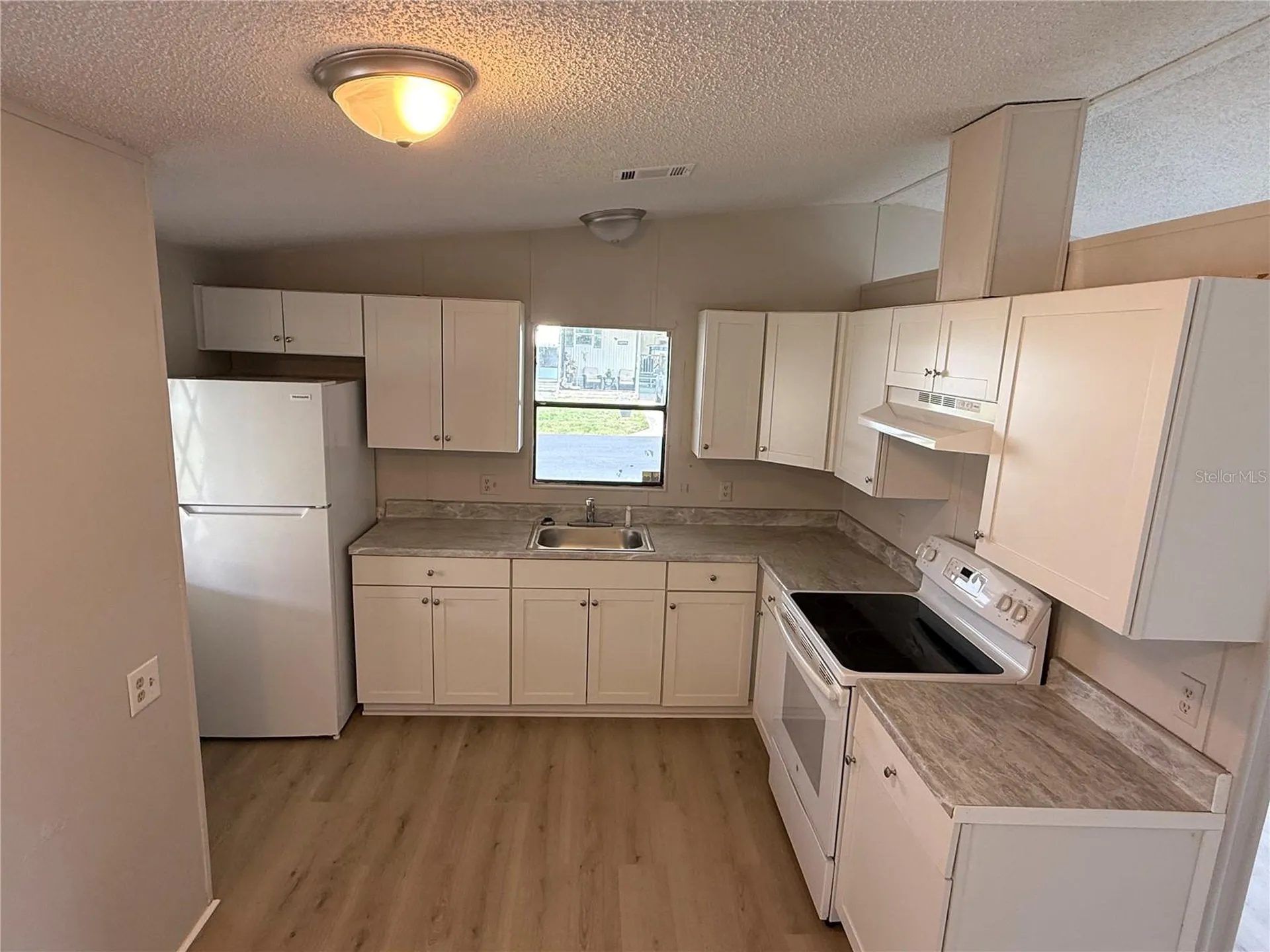 37542 Pinata Avenue Zephyrhills FL 33541