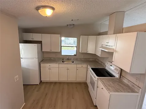 37542 Pinata Avenue Zephyrhills FL 33541