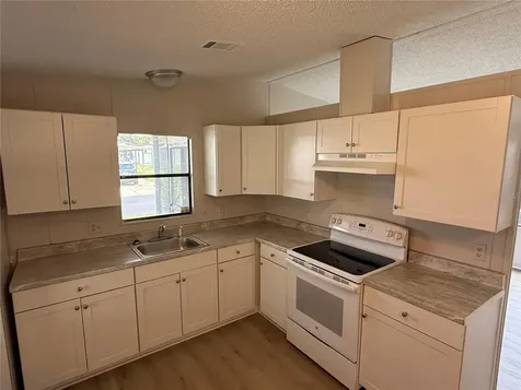 37542 Pinata Avenue Zephyrhills FL 33541