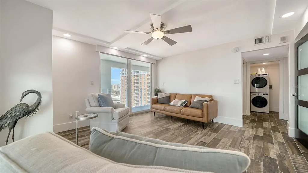 101 S Gulfstream Avenue Sarasota FL 34236