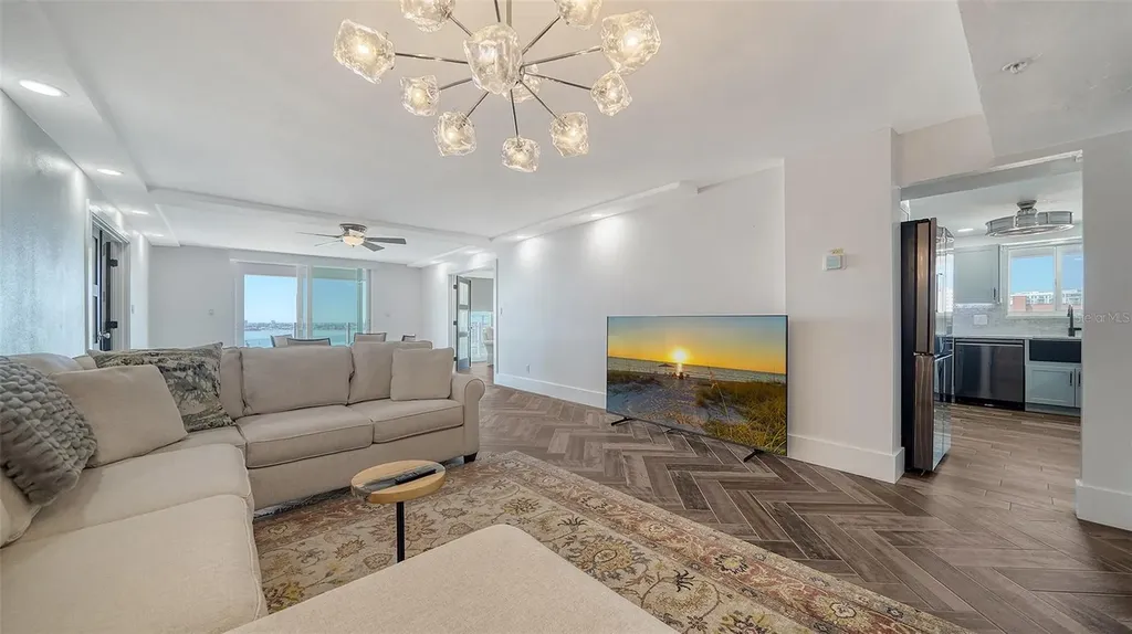 101 S Gulfstream Avenue Sarasota FL 34236
