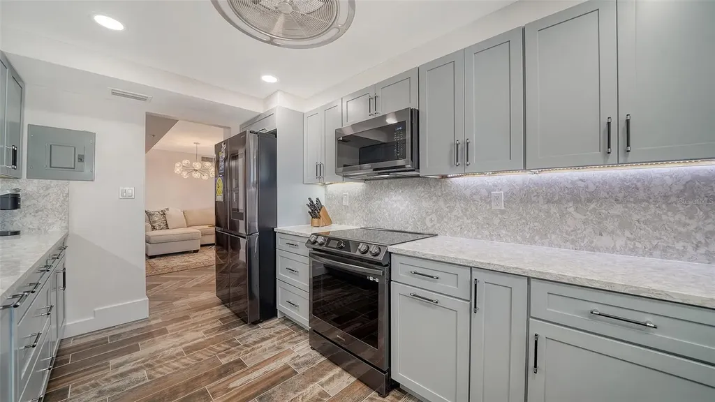 101 S Gulfstream Avenue Sarasota FL 34236