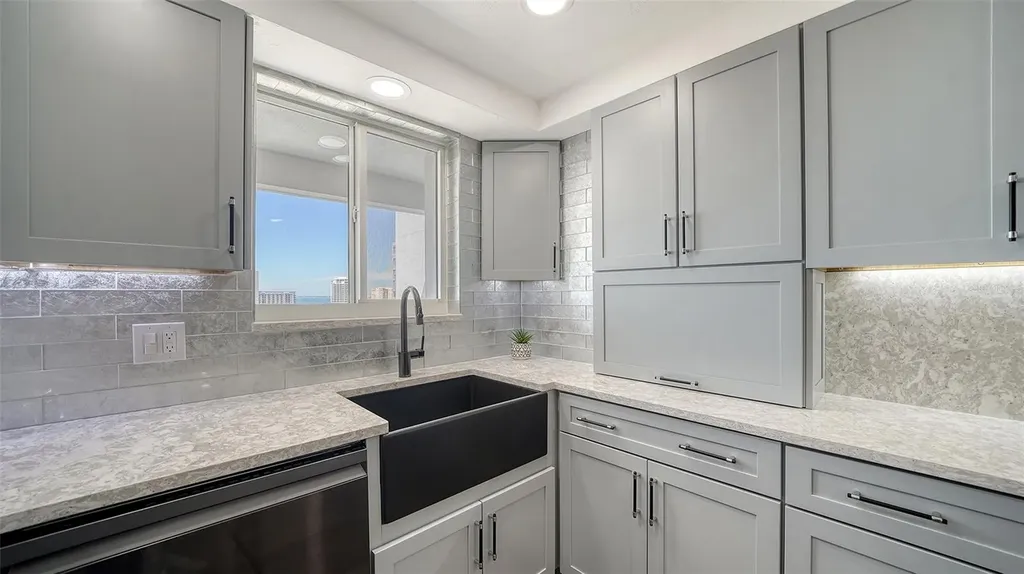 101 S Gulfstream Avenue Sarasota FL 34236