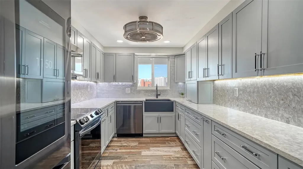 101 S Gulfstream Avenue Sarasota FL 34236