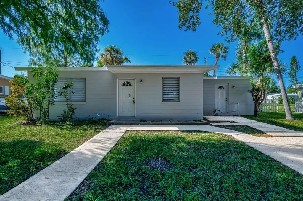 8469 Aero Avenue North Port FL 34287