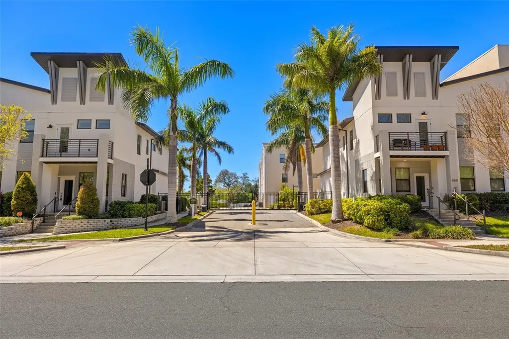 2570 12th Place N St Petersburg FL 33713