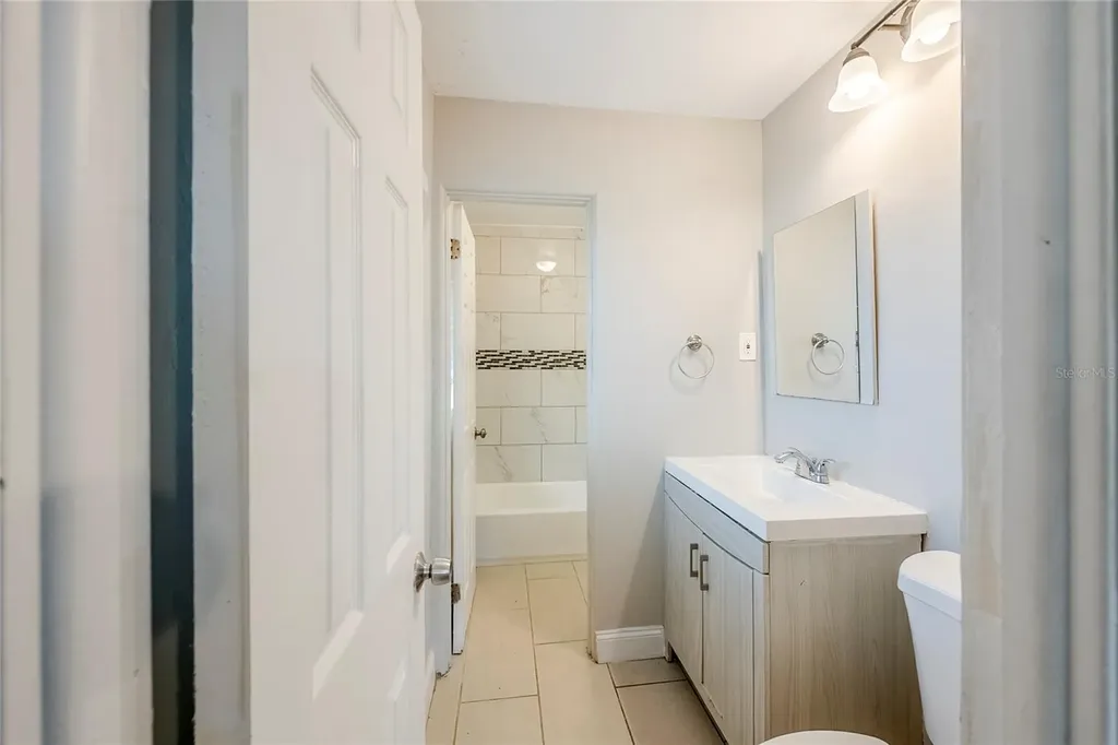 5210 Grandview Drive Orlando FL 32808